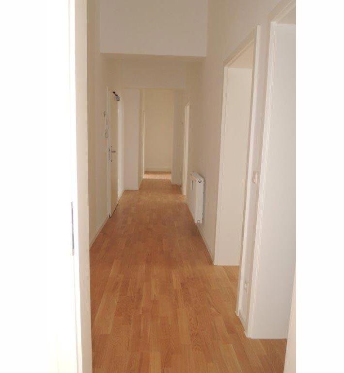 Komplettinnen- und Hofsanierung mit Anbau Balkone